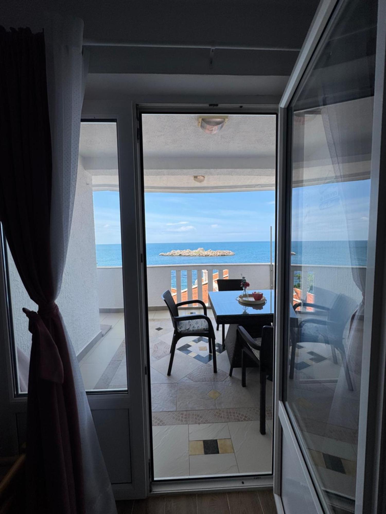 Pine&Sea Beach Retreat سفيتي ستيفان المظهر الخارجي الصورة